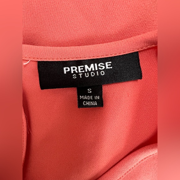 Premise Studio Coral Long Sleeve Top - Picture 5 of 6